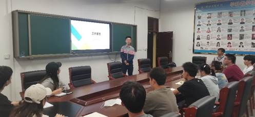 会议室里的人们中度可信度描述已自动生成